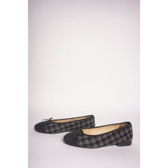 Chanel Grey Tweed Flats - Picture 3 of 8